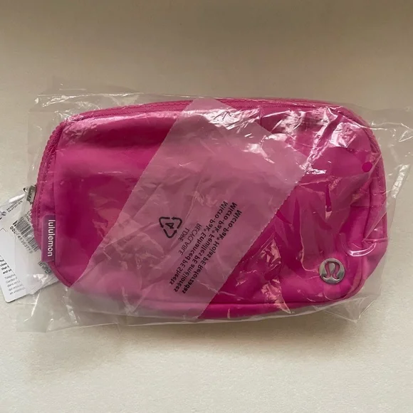 NWT Lululemon Everywhere Belt Bag Sonic Pink Color - Picture 4 of 9